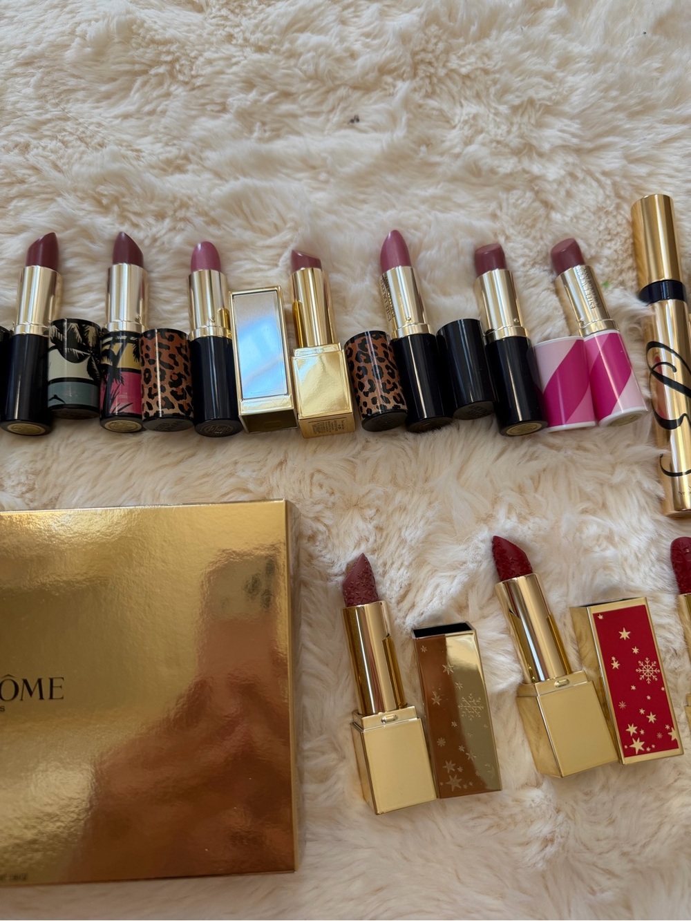 Lancôme Lipstick Collection in Red and Pink Shades with Gold Packaging - Picture 3 of 5